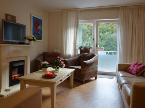 Comfy Holiday Home in Veldenz with Parking